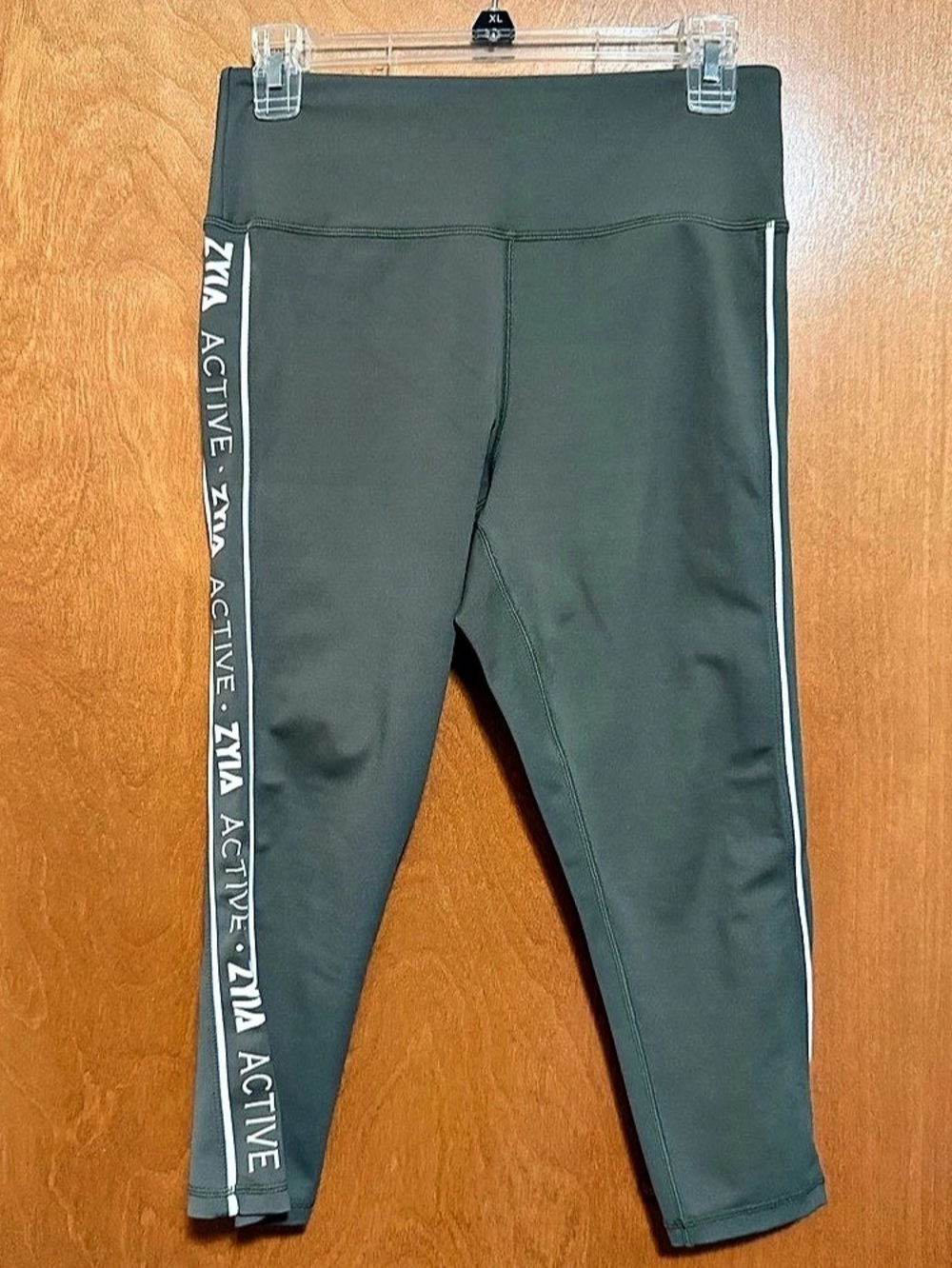 Zyia Active Olive Logo Stripe Light n Tight Hi-Rise Capri 20" Capri Leggings